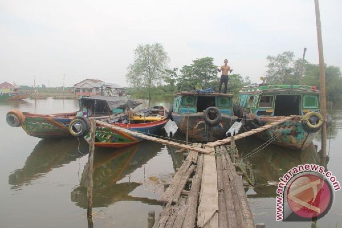 Tak ada dermaga perahu bongkar muat di jamban pemandian