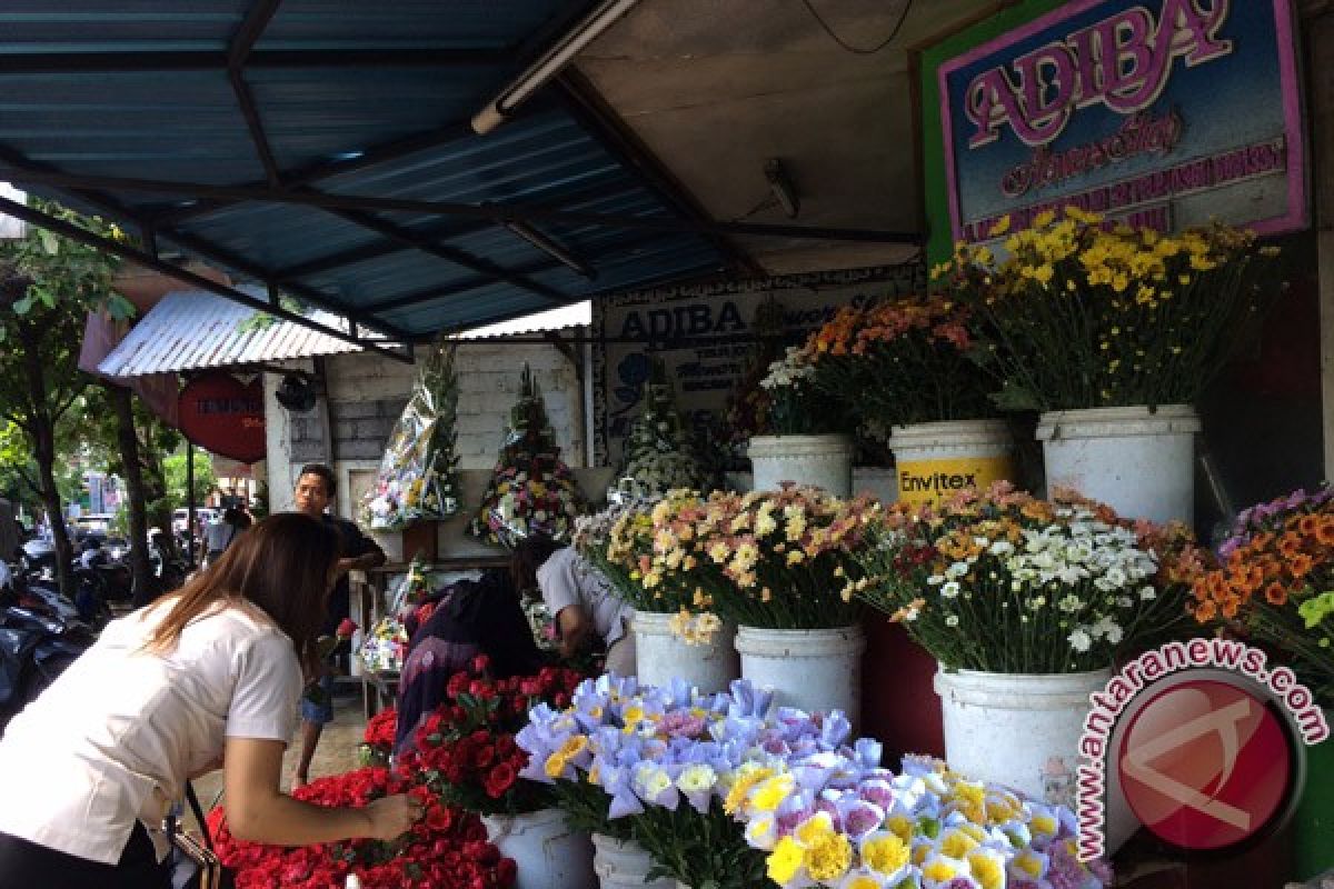 Adiba Flowershop Dorong Budidaya Bunga Bali