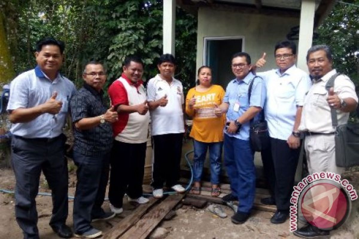 BUMN Selesaikan Pembuatan 50 MCK Keluarga Miskin 