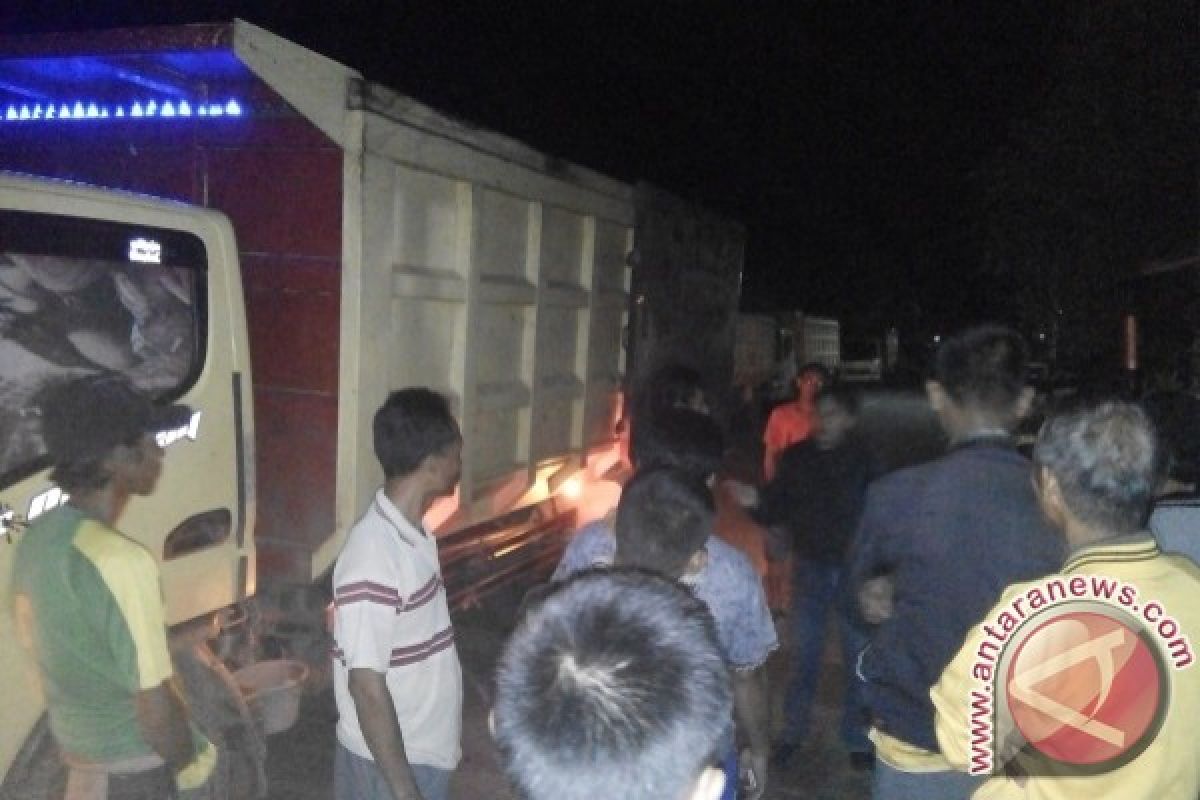 Angkutan Houling PT BB Resahkan Masyarakat, Bupati Tidak Pernah Beri Ijin Lewati Jalan Aspal