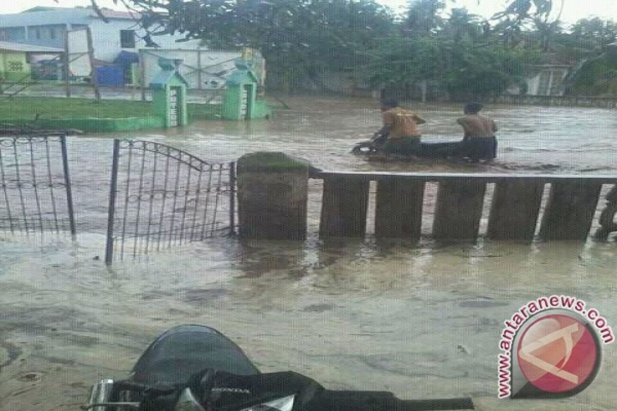 Ratusan Warga Kore Bima Terdampak Banjir Bandang 