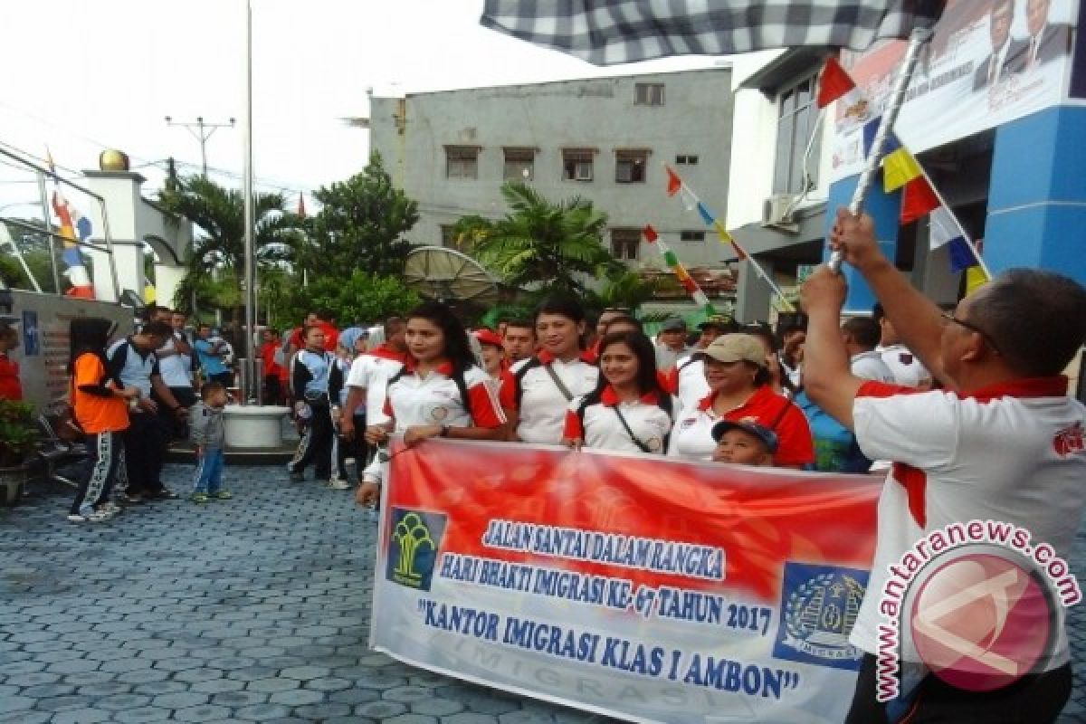 Imigrasi Gelar Jalan Santai Songsong Hari Bakti