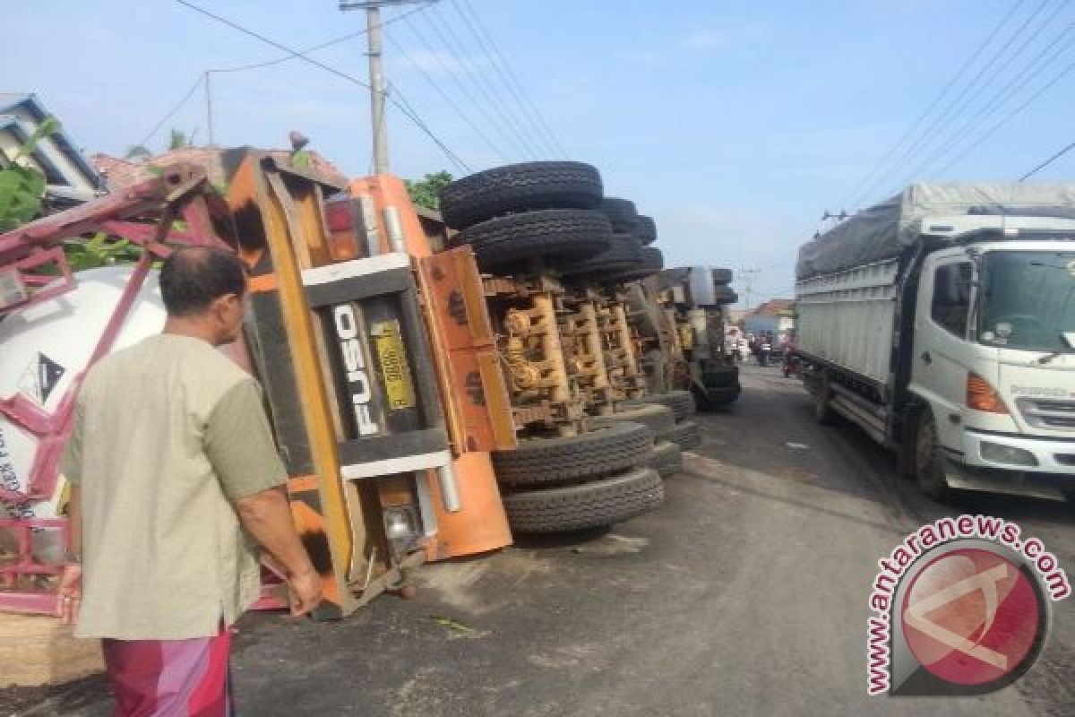 Kemacetan panjang terjadi di Jalintim Indralaya