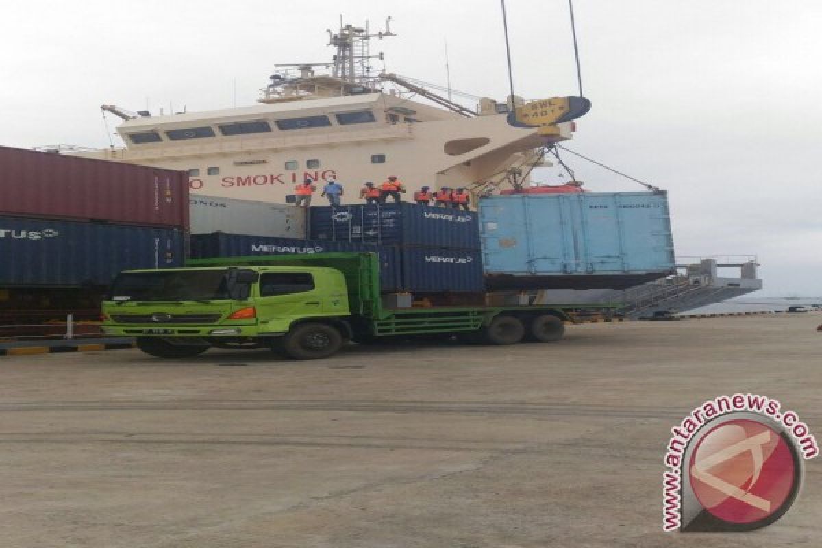 Kapal Asing Mulai Bongkar Muatan di Bungkutoko