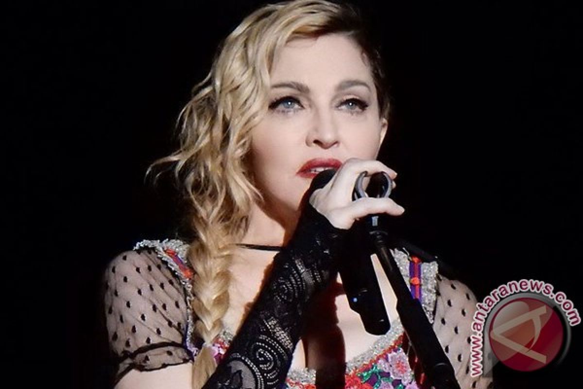 Tanggapan Madonna terkait tuduhan implan bokong