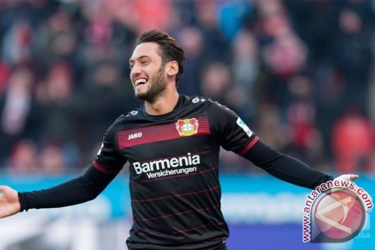 Hakan Calhanoglu Bawa Leverkusen Tundukkan Berlin 3-1