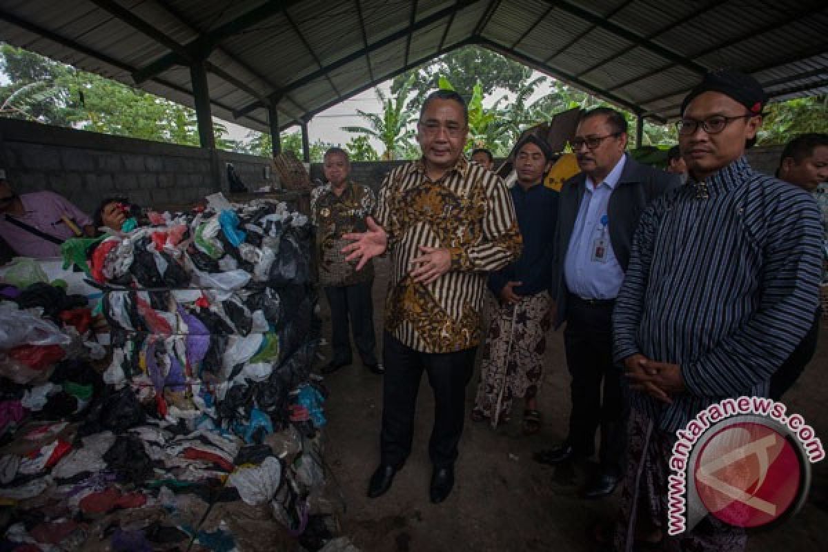 DLH dorong Pemdes kelola sampah melalui BUMDes