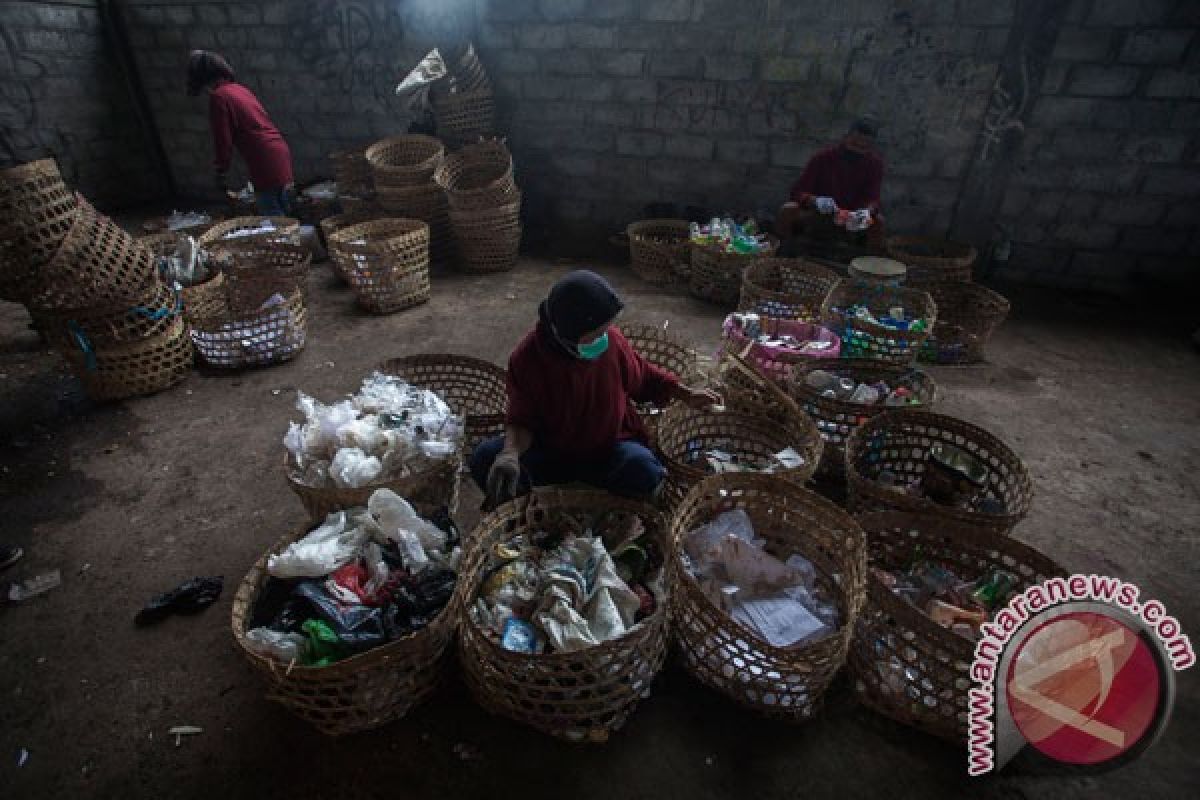 Pengelolaan sampah rumah tangga syarat Adipura