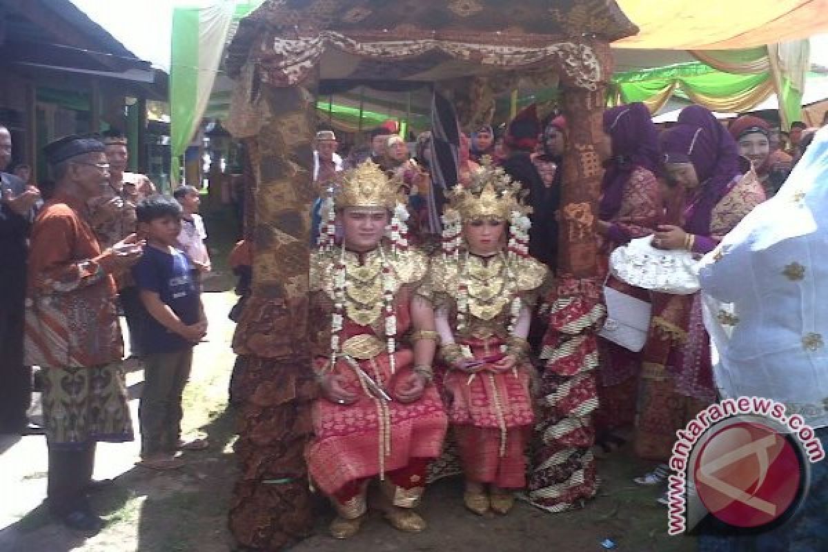 "Bumiyah dan Terbangan" tradisi adat khas Komering