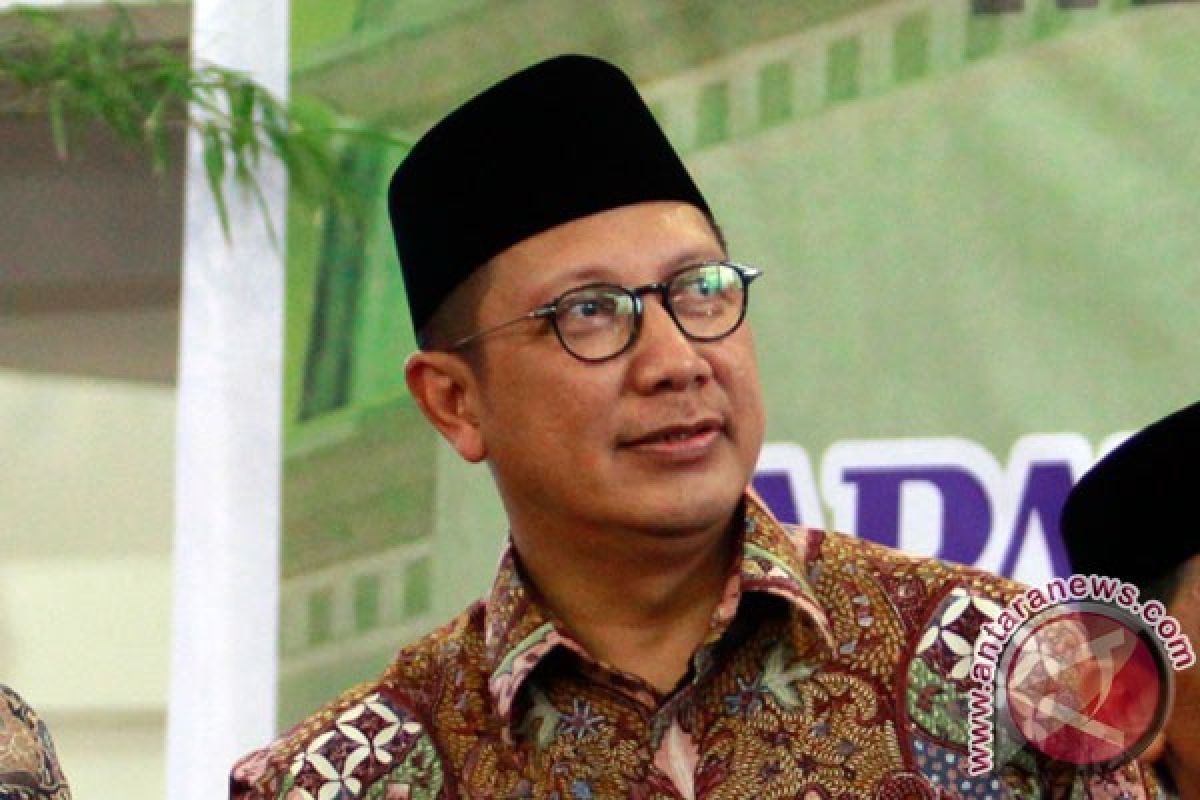 Menag Lukman Hakim dianugrahi gelar "La Ode" kesultanan Buton