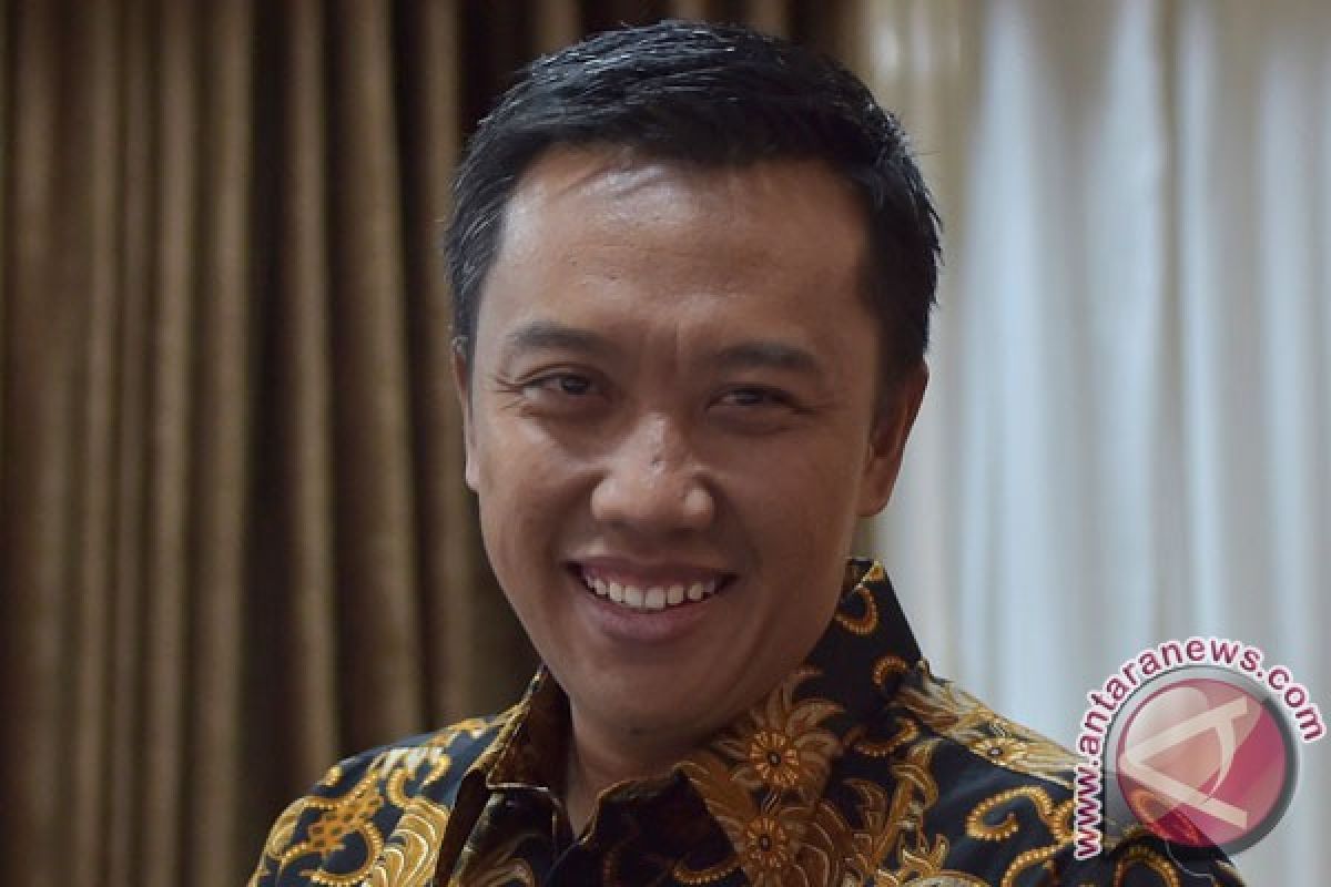 Menpora beri peralatan olahraga untuk pengungsi Gunung Agung