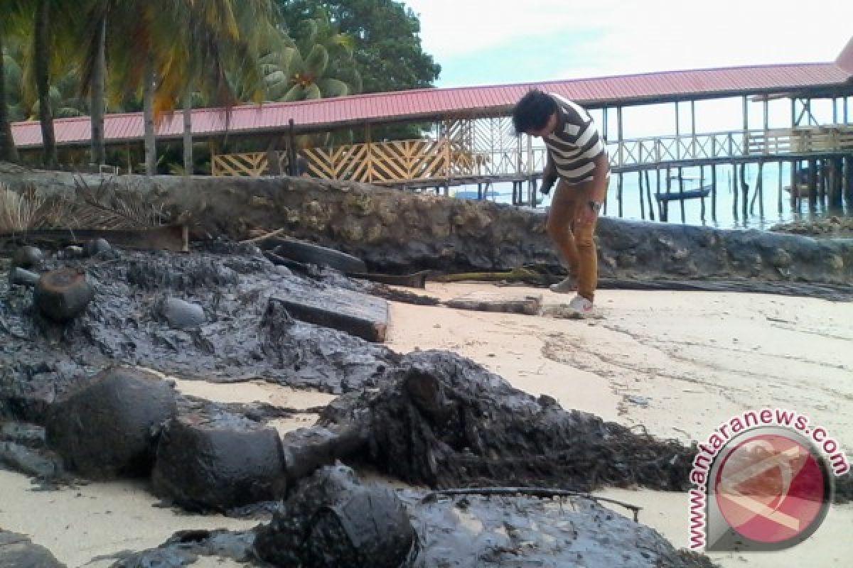 60 Ton Limbah Cemari Pantai Utara Batam