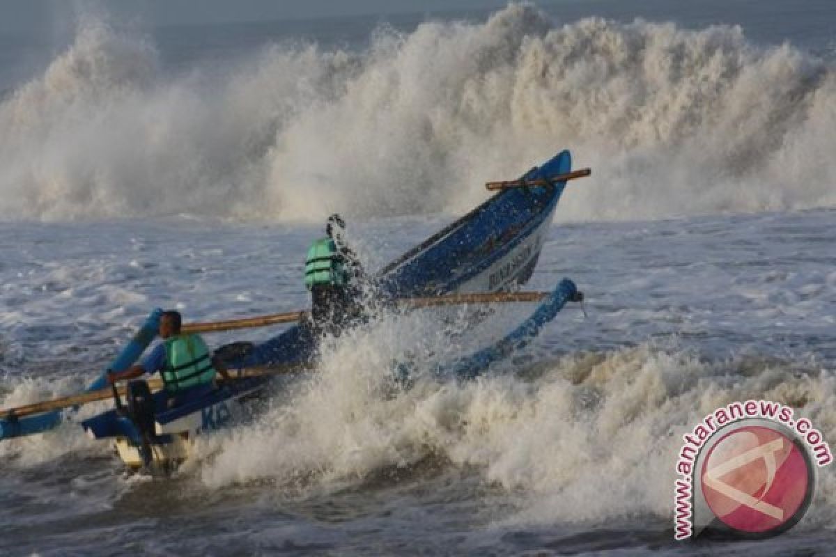 Pemeriksaan kesehatan cabup Rote Ndao terhalang cuaca