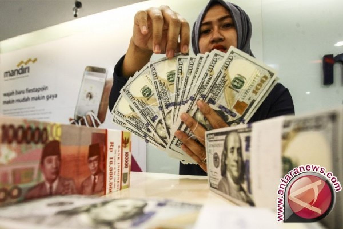 Rupiah hari ini diperkirakan sedikit tertekan akibat dolar menguat