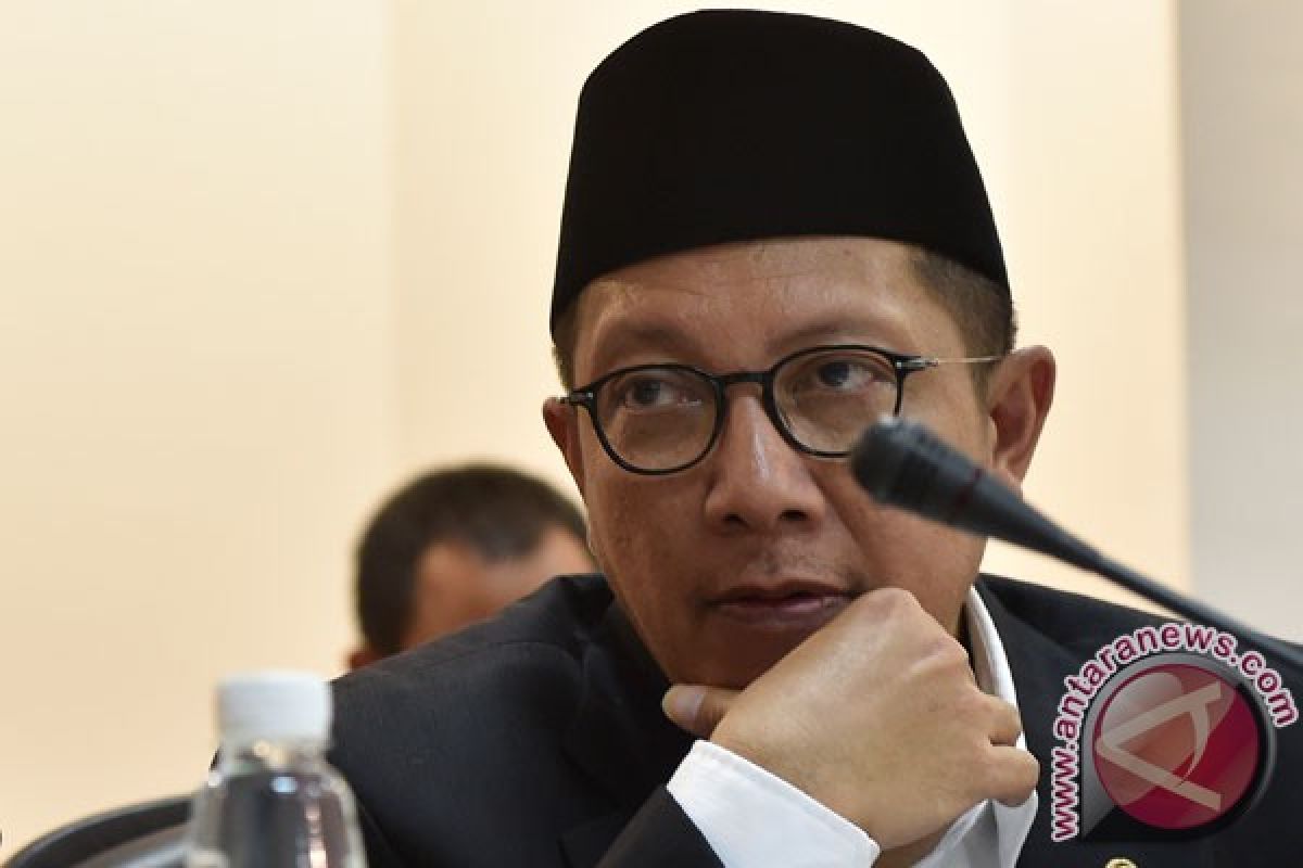 Menag ajak masyarakat hormati pemuka agama