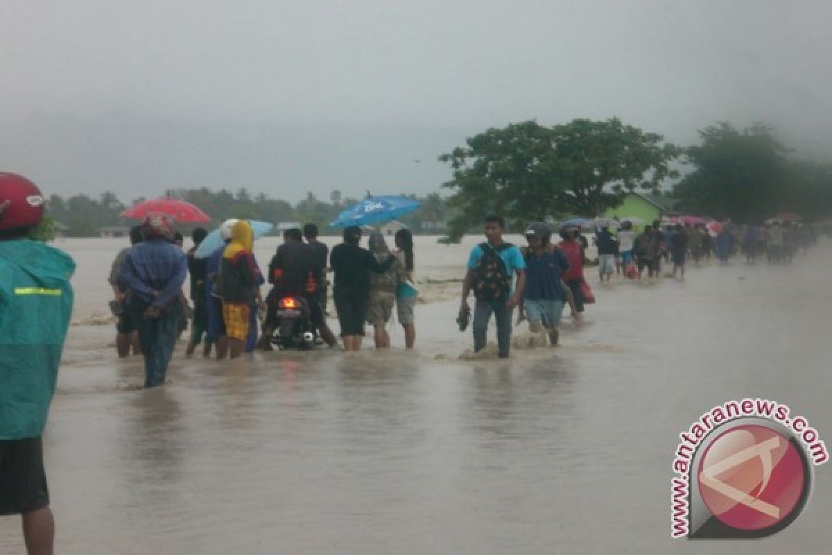 Banjir dan Longsor Dominasi Bencana di NTT