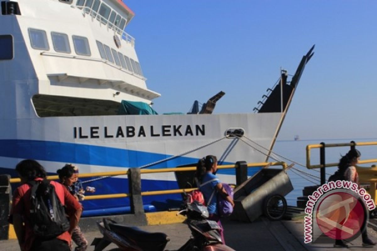 ASDP Kupang hentikan pelayaran akibat gelombang