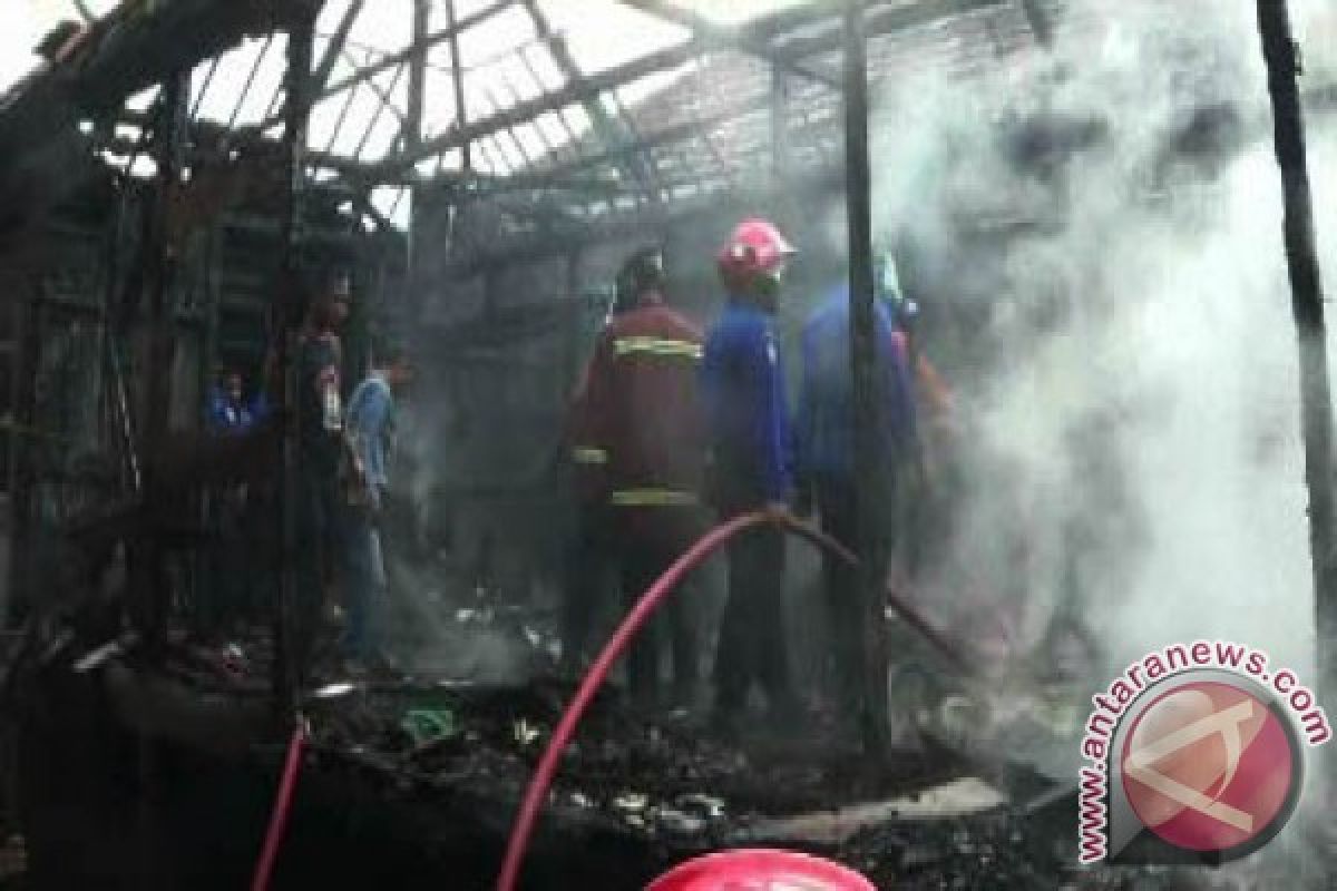 Tempat kerajinan batik di Jambi terbakar