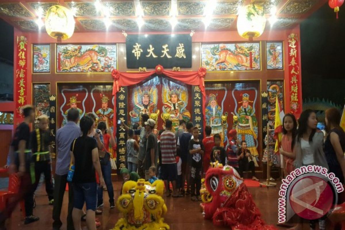 Barongsai meriahkan Imlek di Ketapang