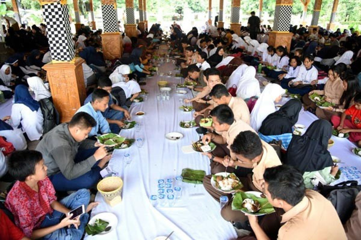 Pelajar Purwakarta Berbagai Agama 