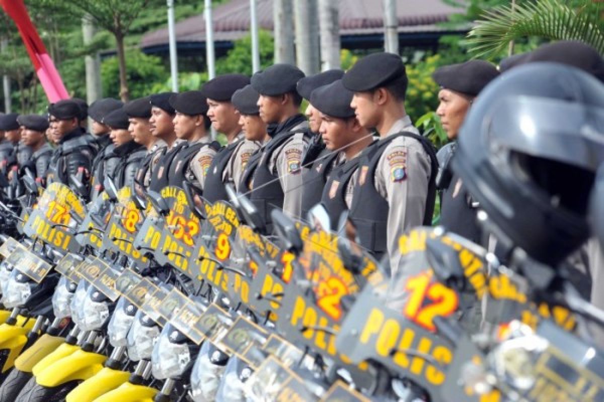 TNI - Polri Amankan Malam Perayaan Imlek Kapuas Hulu