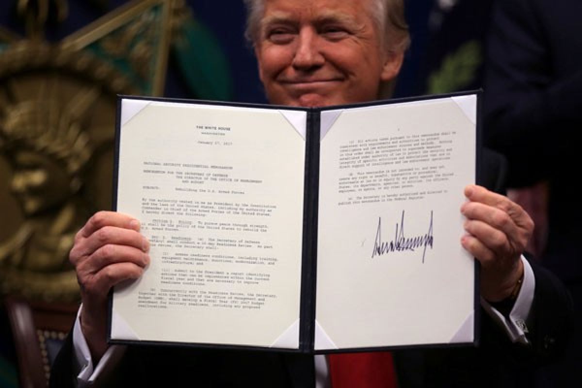 Karakter Donald Trump dari tulisan tangannya