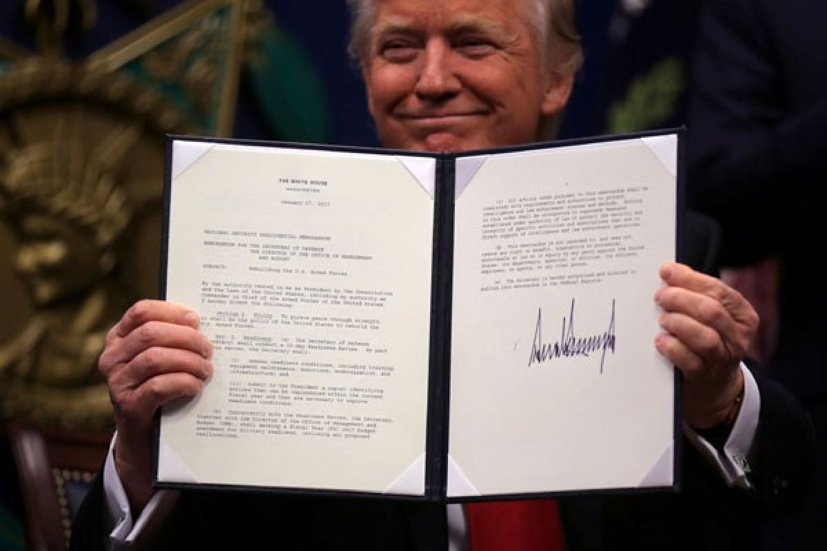 Begini karakter Donald Trump dari tulisan tangannya