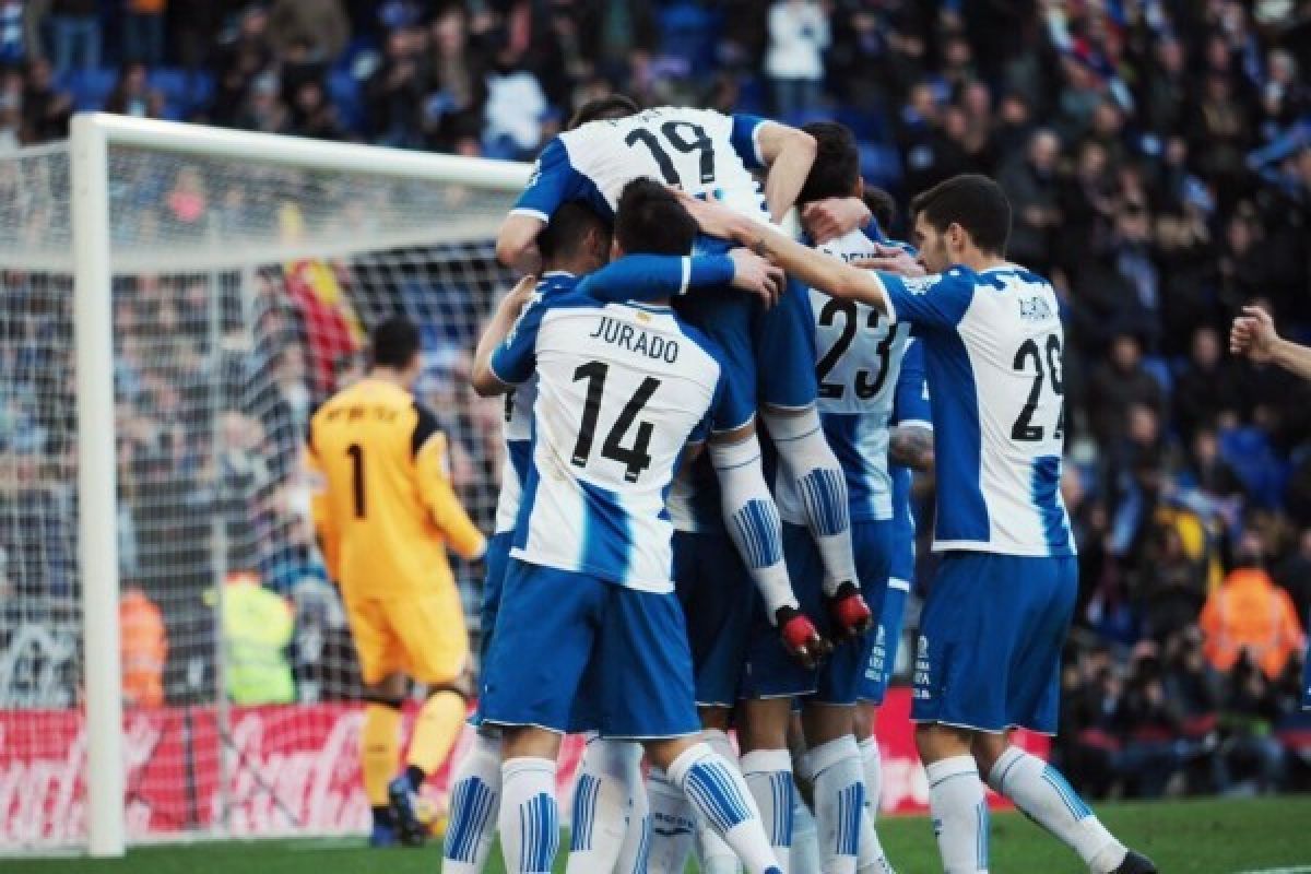 Espanyol Jegal 10 Pemain Sevilla 3-1