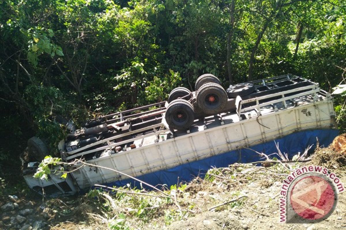 Truk sembako masuk jurang di Aceh Selatan