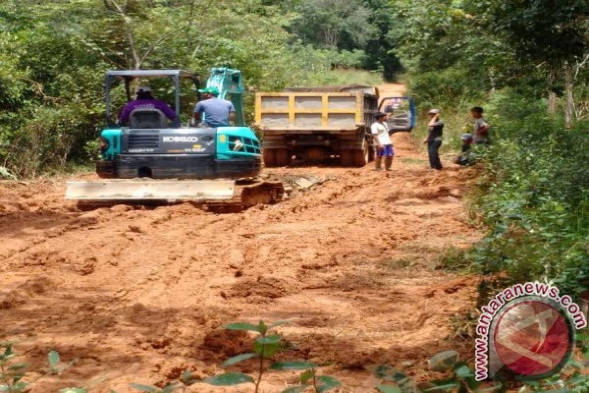 Dinas PU Bengkulu bangun jalan putus akibat diterjang banjir