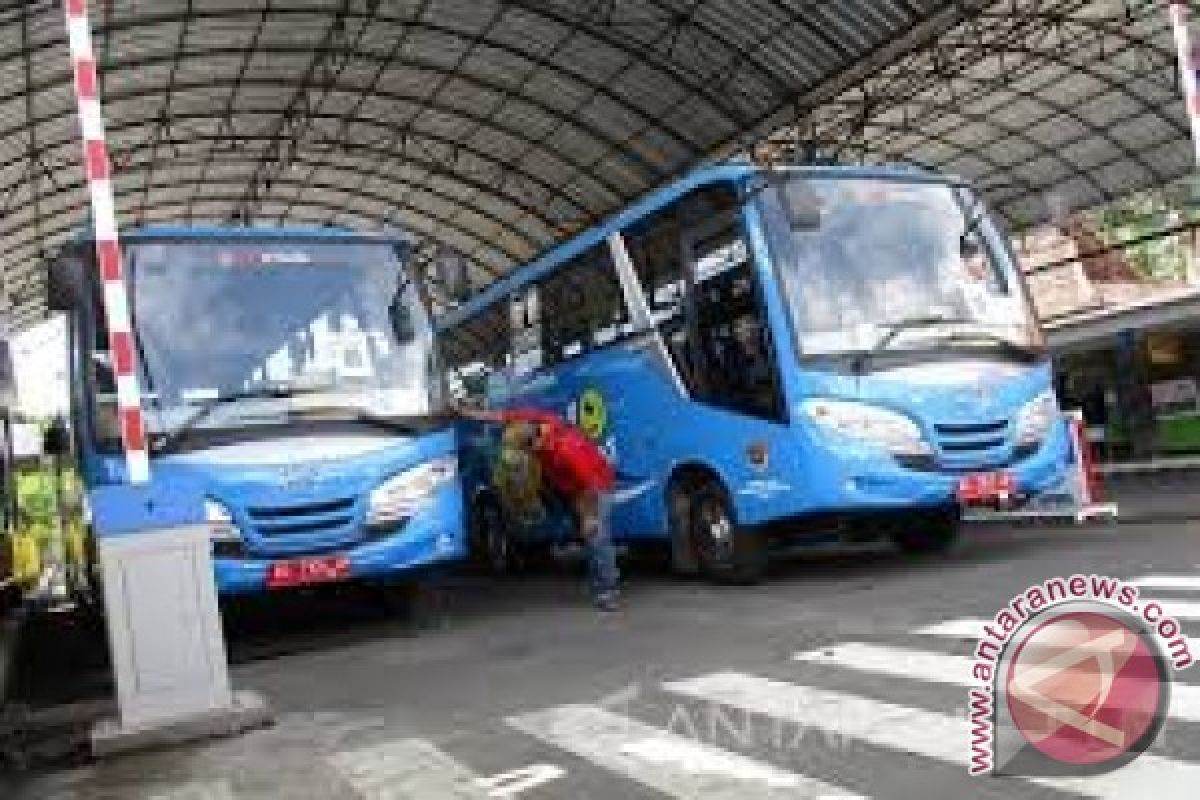 Kendari Peroleh Bantuan Lima Unit Bus 