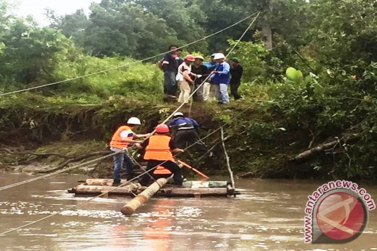 PLN Pulihkan Jaringan Listrik Usai Banjir Muntok