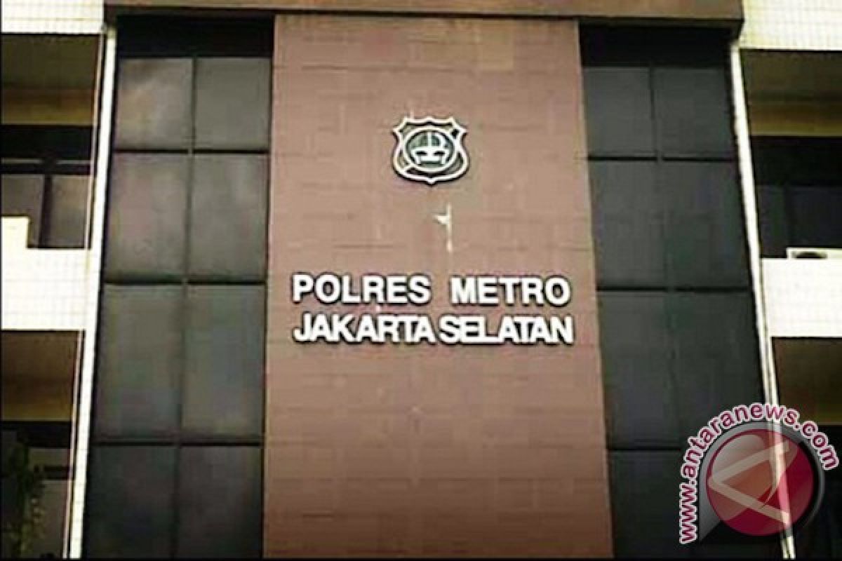 Polisi selidiki pemasangan atribut ISIS di Polsek Kebayoran Lama