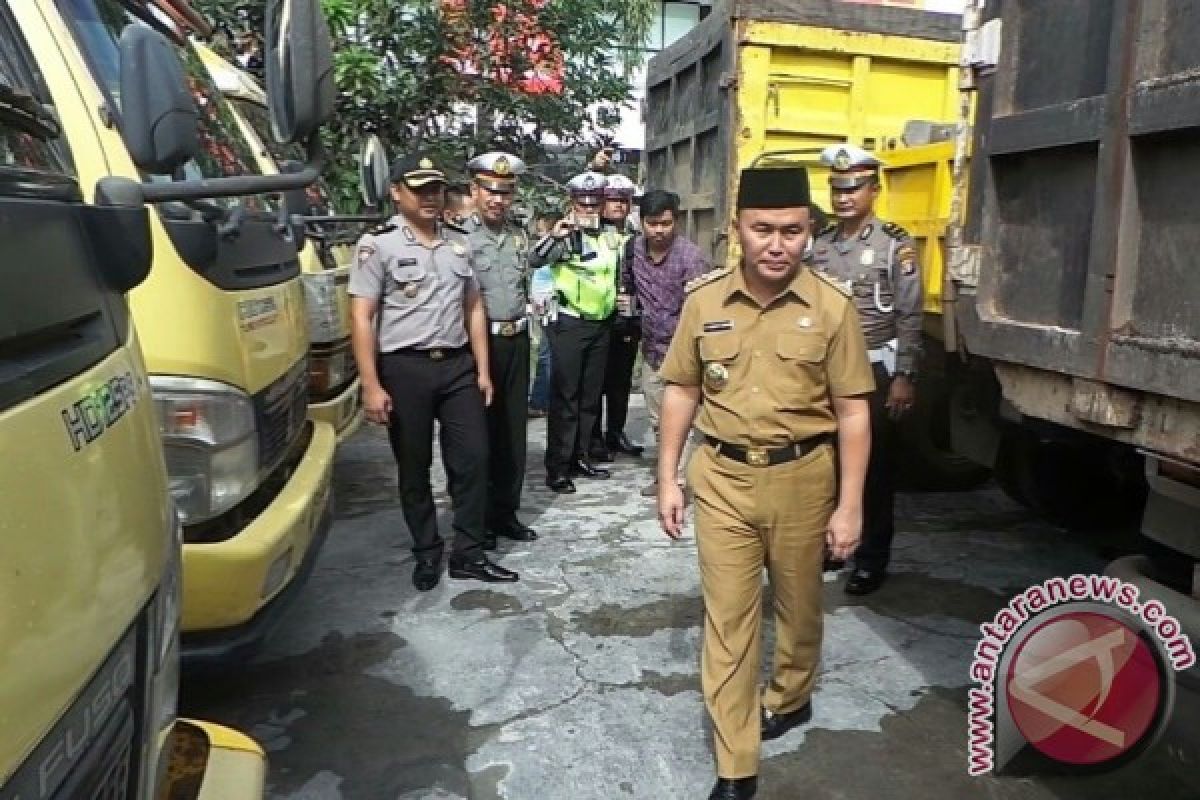 Pemprov Kalteng Mulai Tertibkan Truk Pelat non-KH