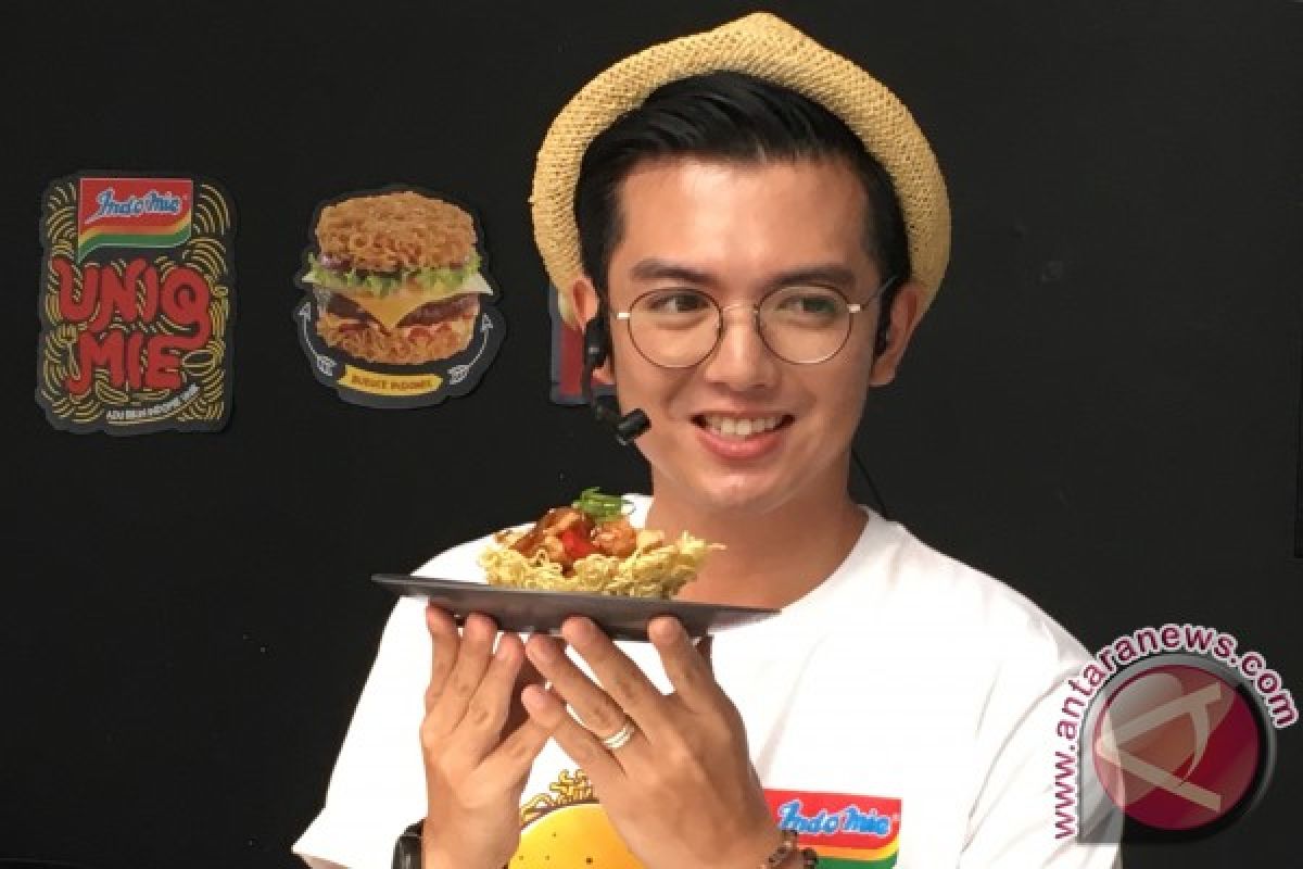 Resep kreasi mie instan ala Nicky Tirta (video)