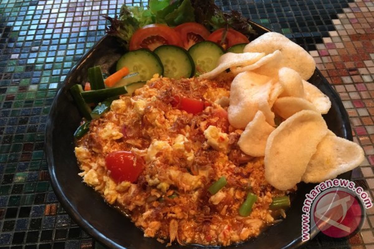 Lezatnya nasi goreng gila berkuah