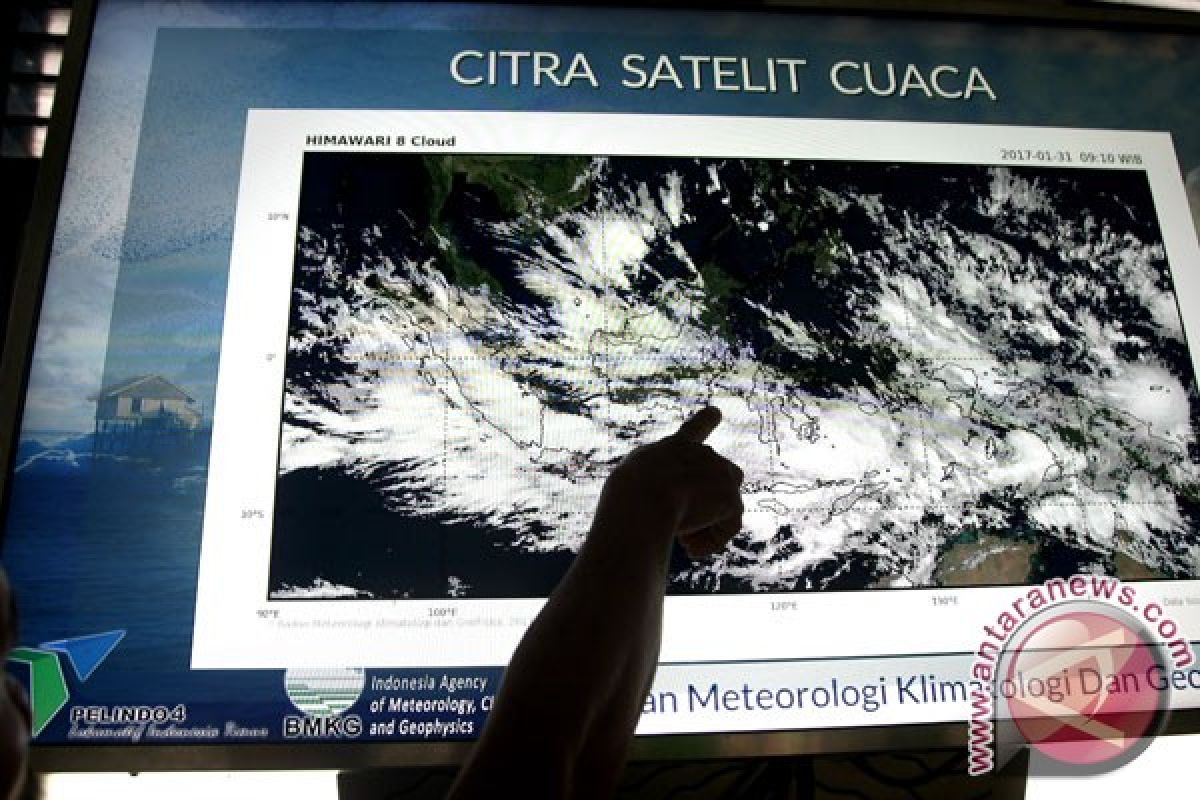 BMKG Lampung ingatkan waspadai hujan lebat-petir