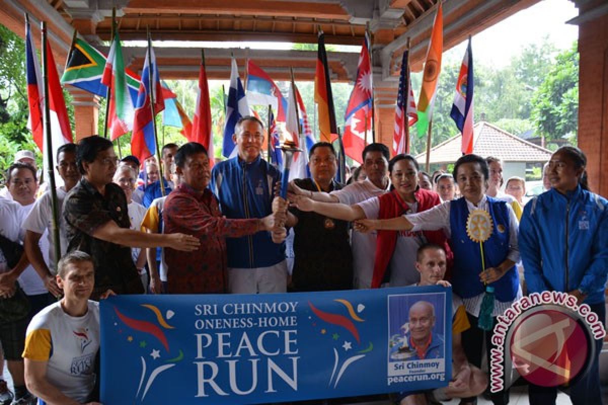 Utusan 40 Negara Ikut Lari Perdamaian Di Denpasar