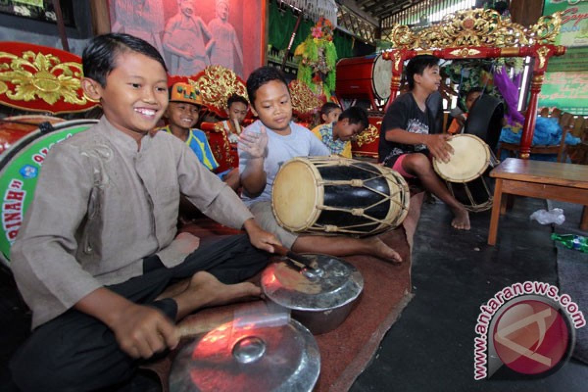 Wisatawan asing terpukau atraksi "Makarya" Banyuwangi