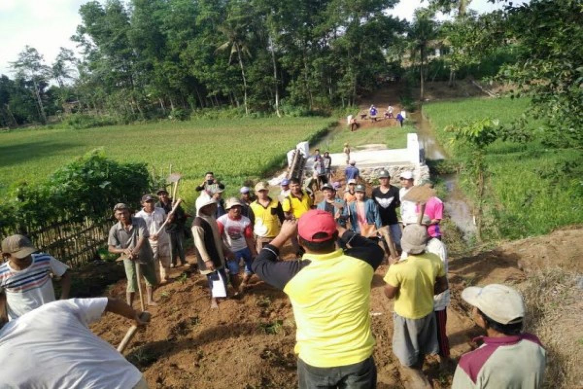 Camat di Lampung Tengah Motori Gotong Royong 