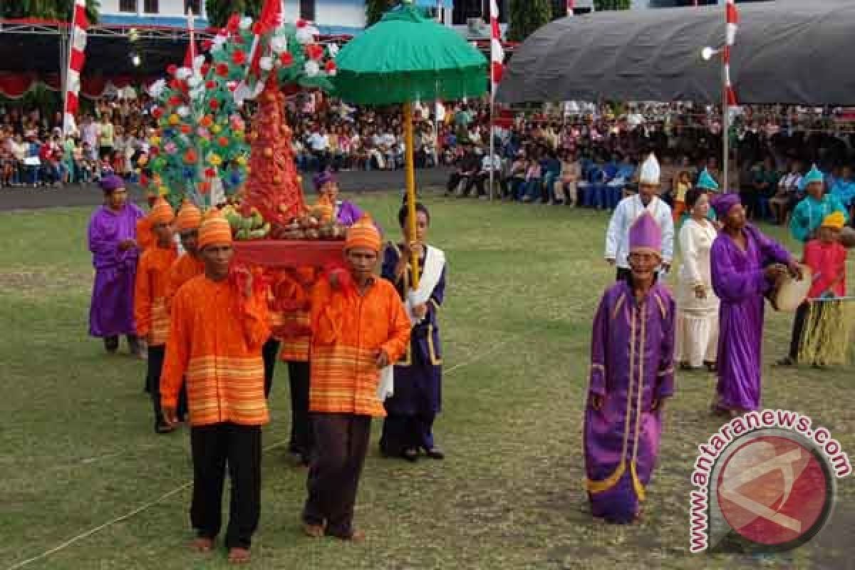 Melestarikan adat "tulude" warisan etnis Sangihe Talaud