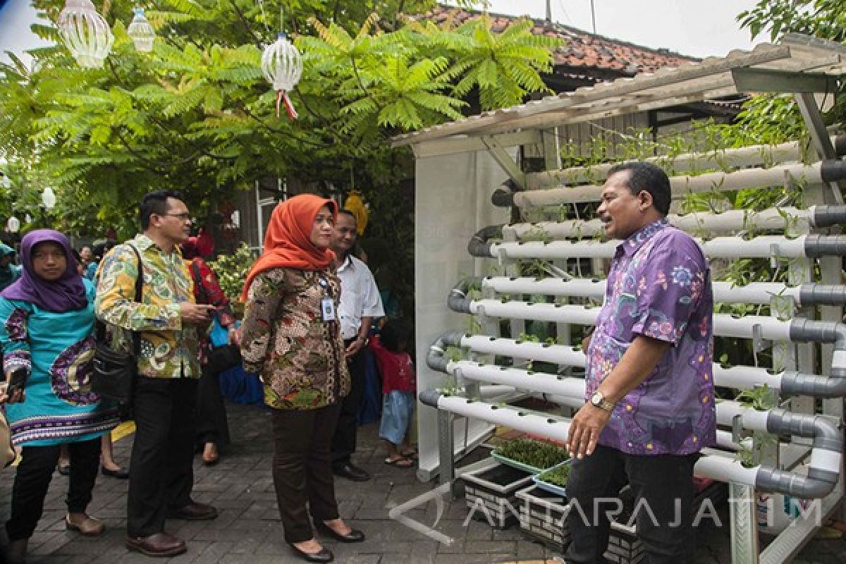 Kelurahan Genteng Wakili Surabaya Lomba Lingkungan Bersih