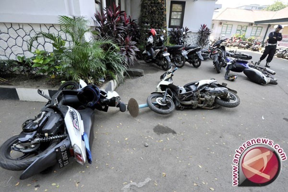 Kantor Polsek Cisolok Dirusak Warga