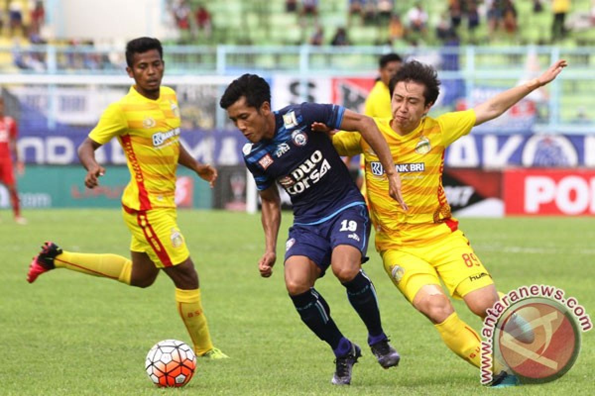 Gelandang Bhayangkara T.M. Ichsan nyaman bermain bersama Lee Yoo-joon