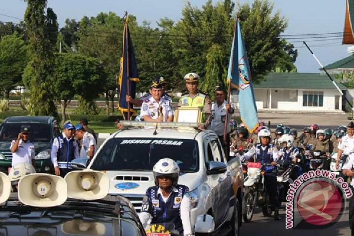 Piala WTN Pasaman Barat Diarak Keliling