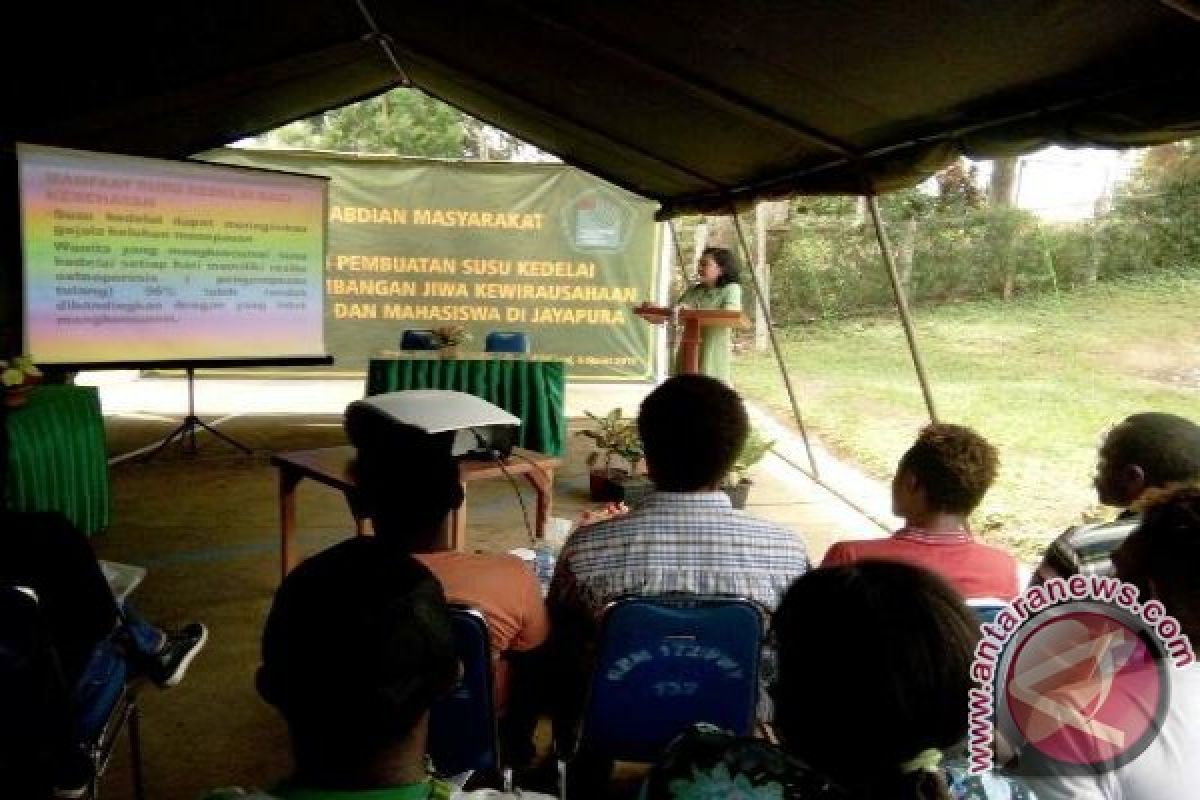 Persit Kodam Cenderawasih gelar pelatihan pembuatan susu