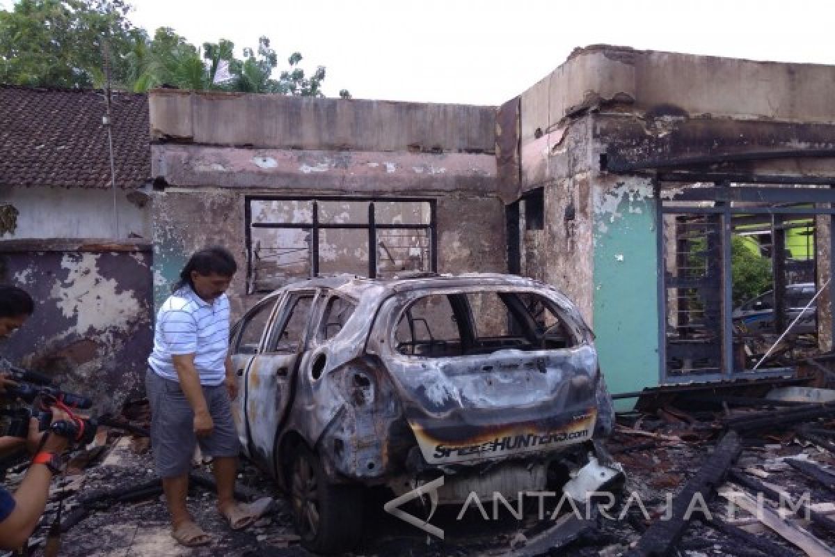 Rumah-Mobil Aktivis LSM Jember Diduga Dibakar