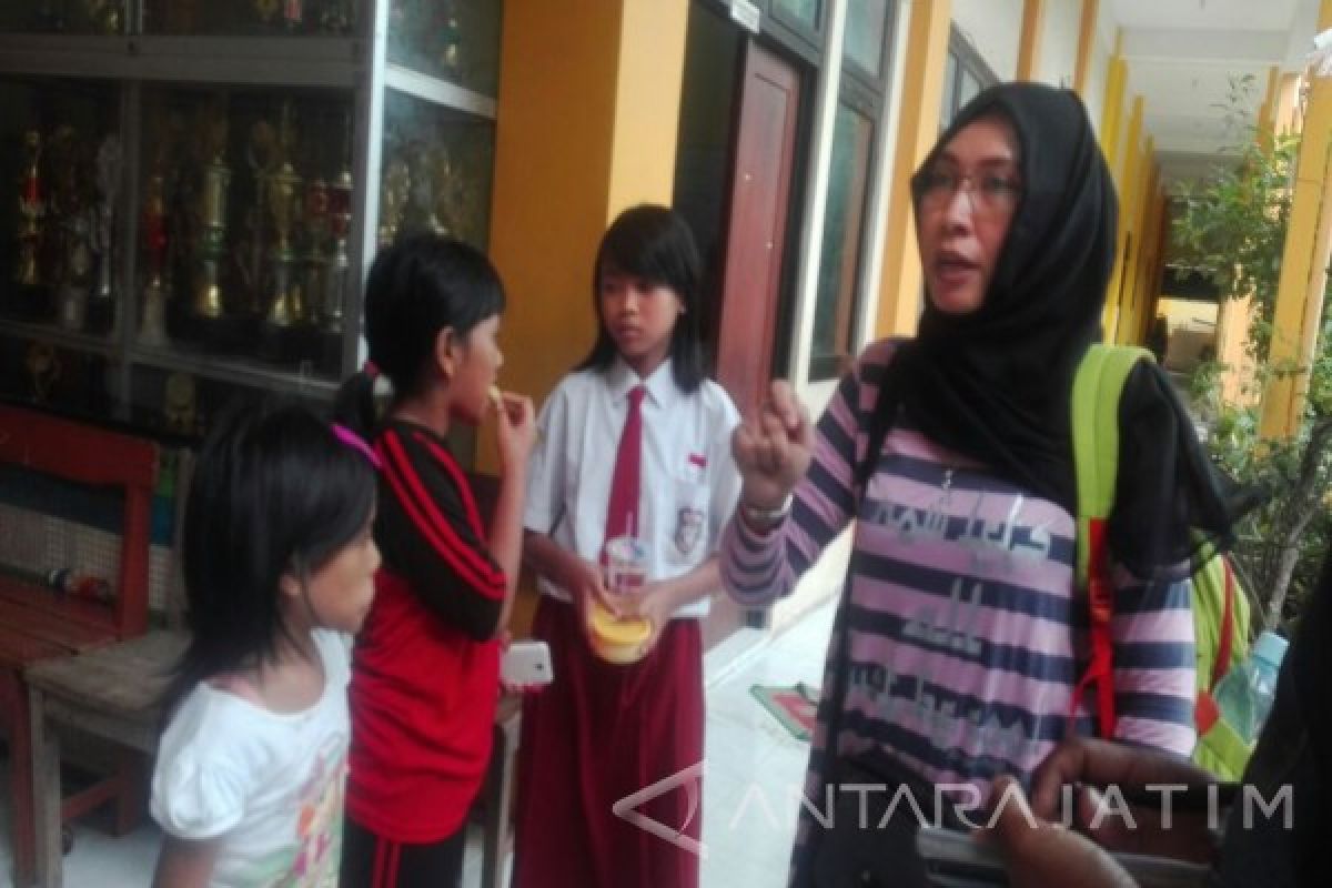 Guru SD di Surabaya Pukul Siswi hingga Berdarah