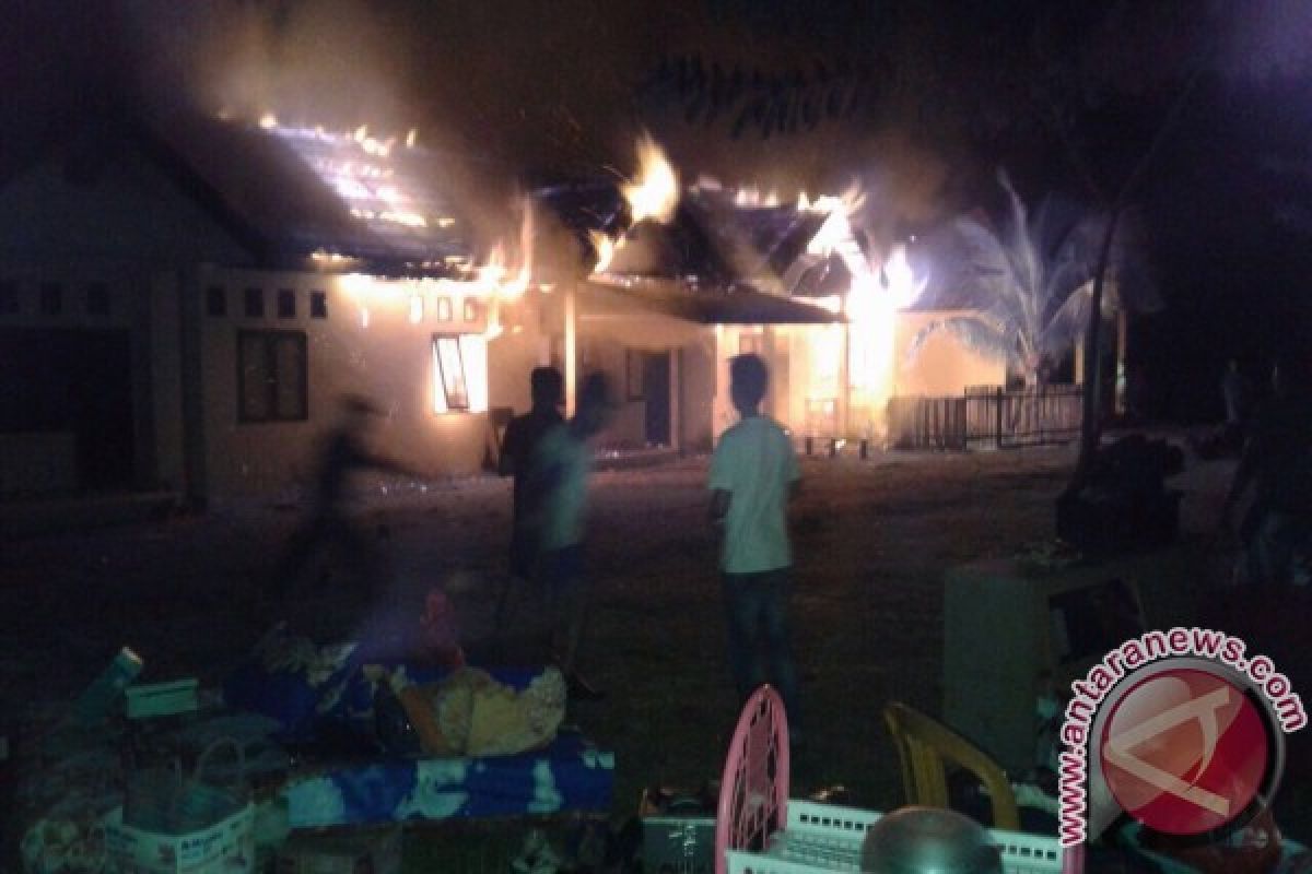 Tiga rumah dilalap api di Perumahan Untad Palu