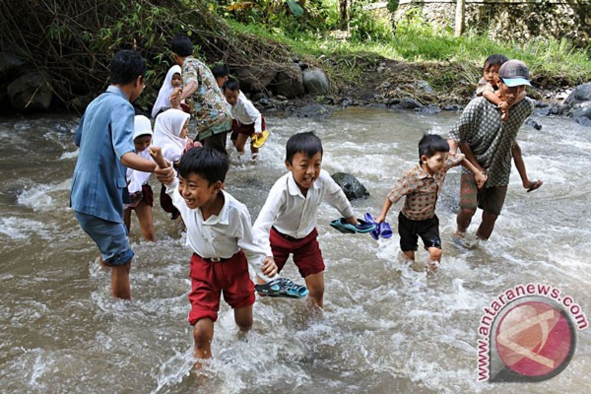 Lima sungai di Bantul tercemar bakteri e-coli